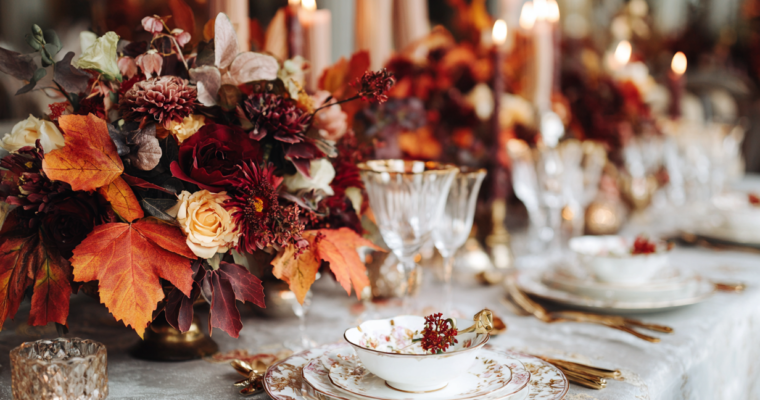 Svatební menu pro podzimní svatbu: Kompletní průvodce jídelníčkem i tiskovinami
